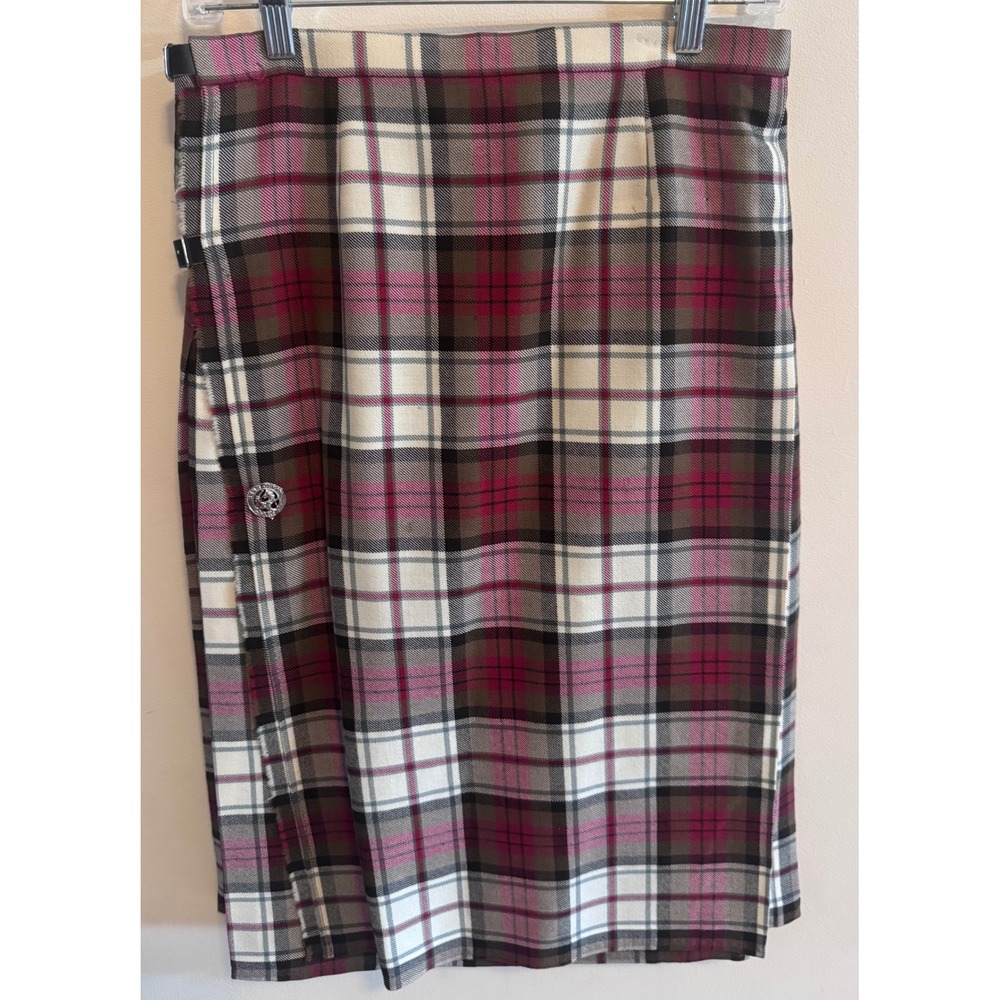 MacAulos Scotland Wool Tartan Kilt Plaid Scottish Heritage Preppy 14 Crest Pin
